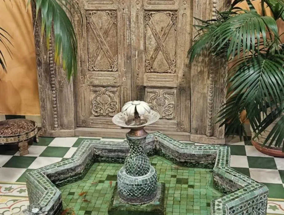 Hostal La Fonda Grupo Terra de Mar, alojamientos con encanto-1